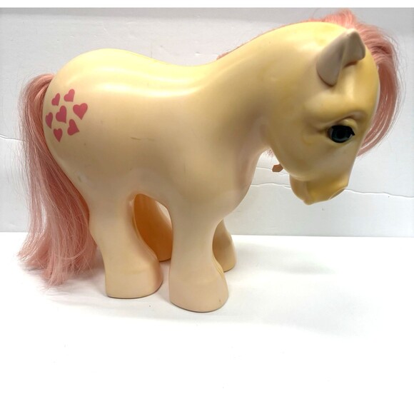 Vintage My Pretty Pony Hasbro 1981 My Little Pony Winks Eye Wiggles Ears Peachy